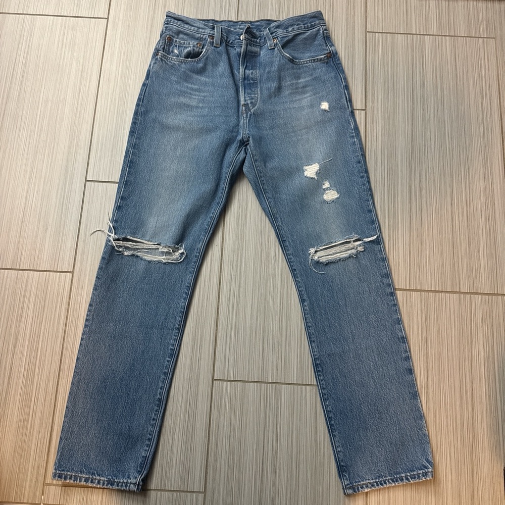 Levi’s 501 Classic Distressed women’s straight leg Blue Denim Jeans w28/l30